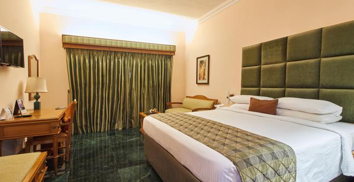 The Ummed Ahmedabad Airport Hotell Exteriör bild