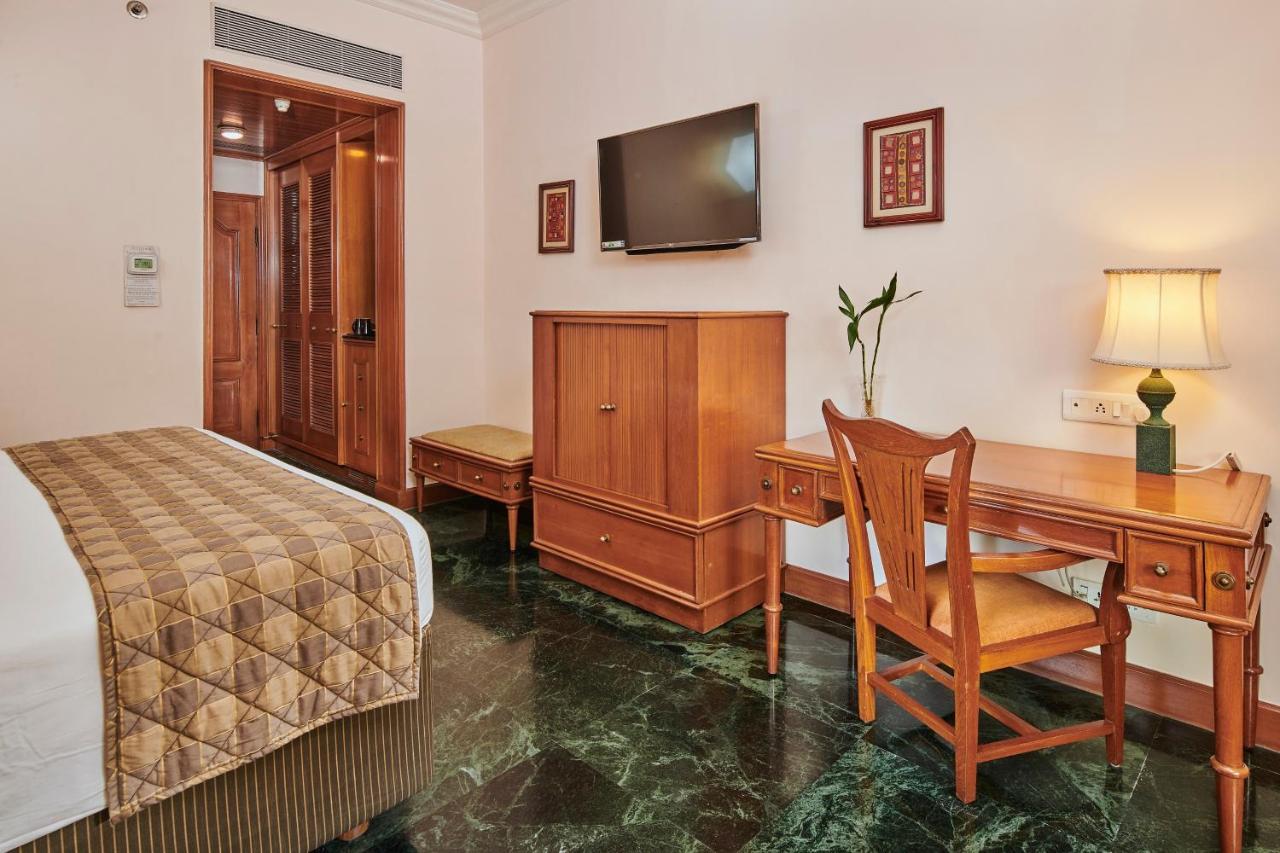 The Ummed Ahmedabad Airport Hotell Exteriör bild