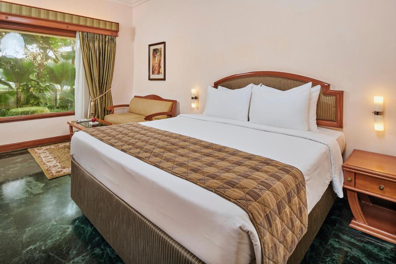 The Ummed Ahmedabad Airport Hotell Exteriör bild