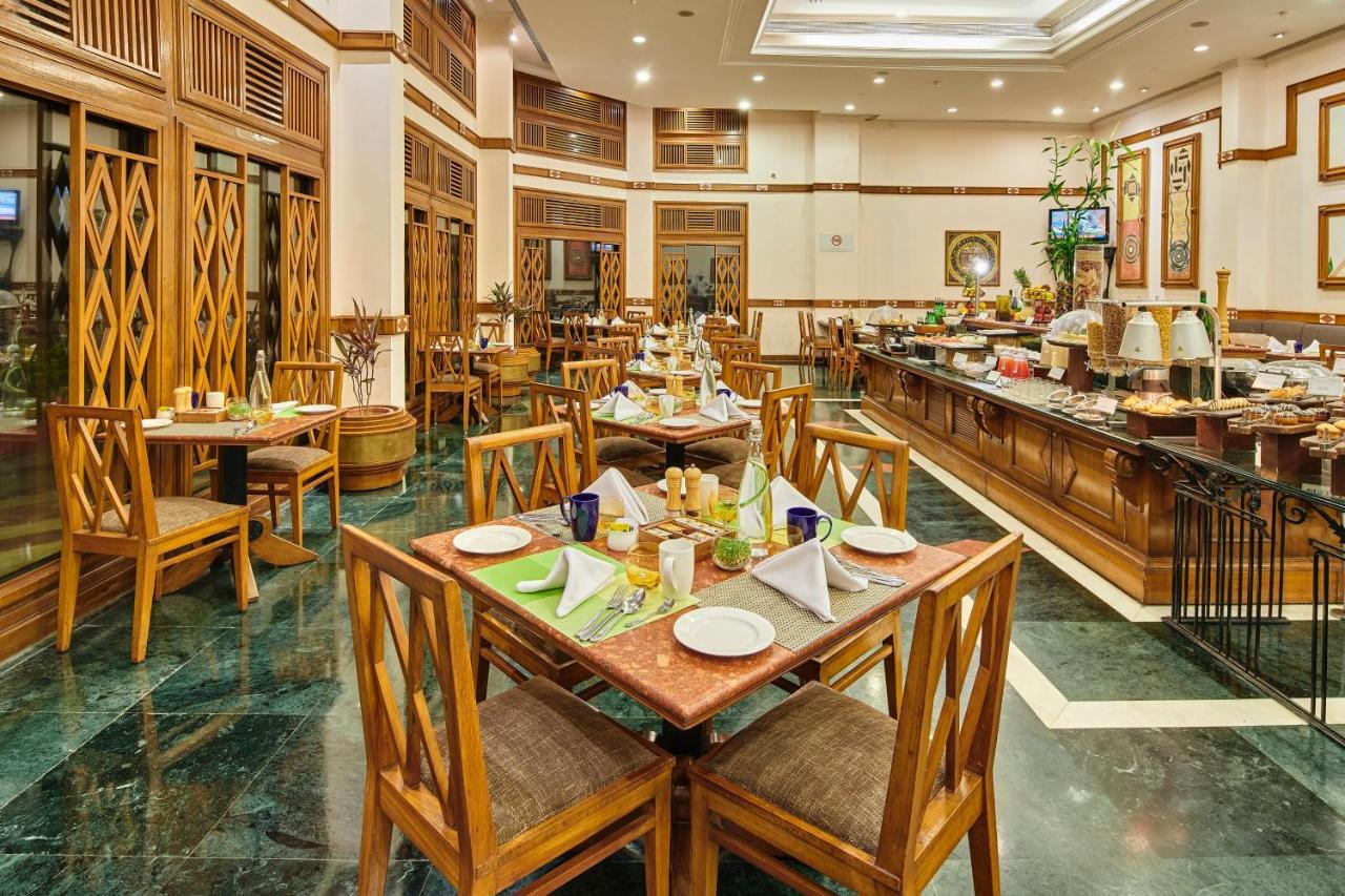 The Ummed Ahmedabad Airport Hotell Exteriör bild