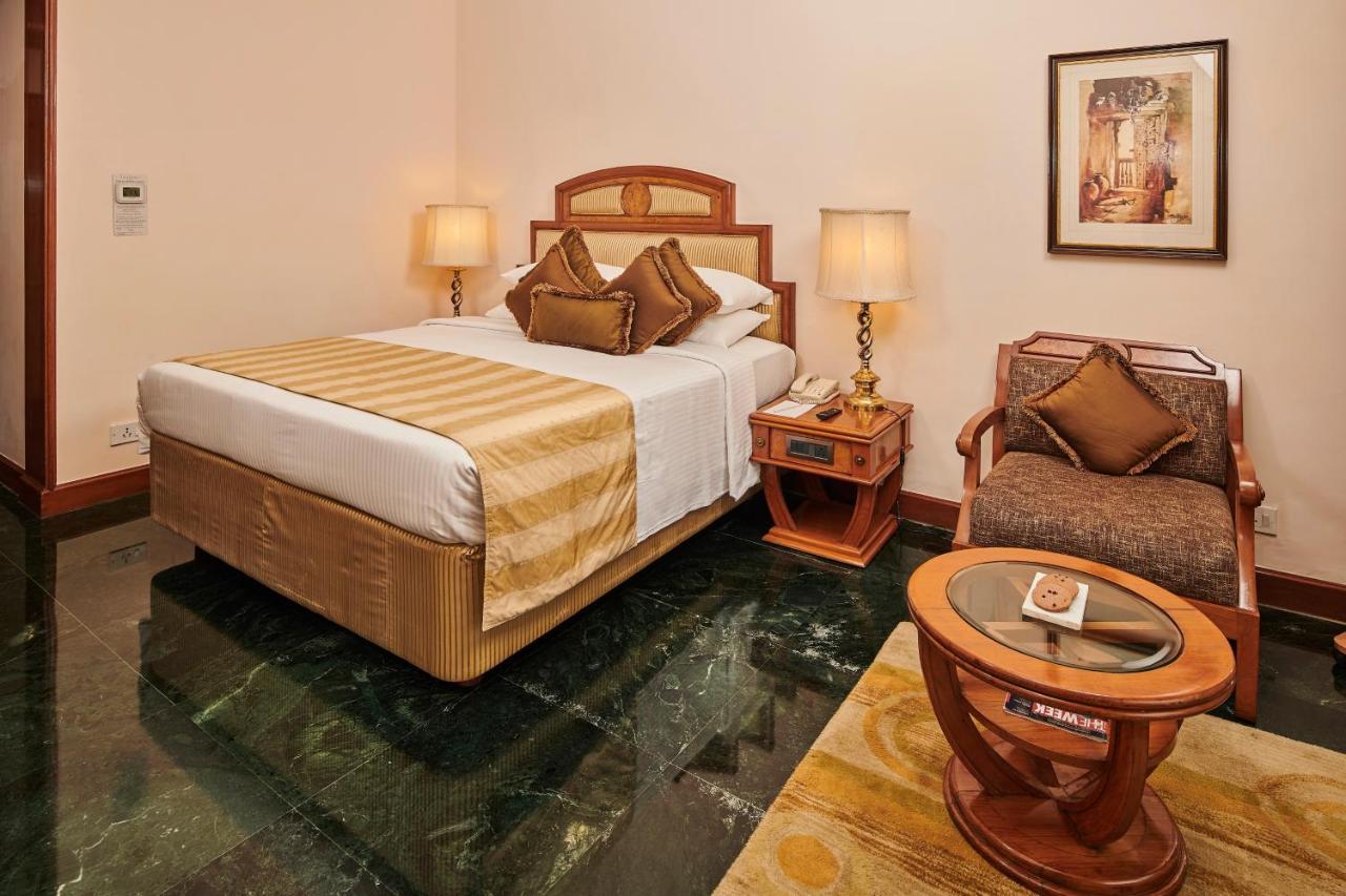 The Ummed Ahmedabad Airport Hotell Exteriör bild